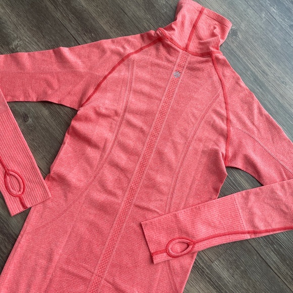 Lululemon Swiftly Tech Turtleneck Long Sleeve - Picture 6 of 10